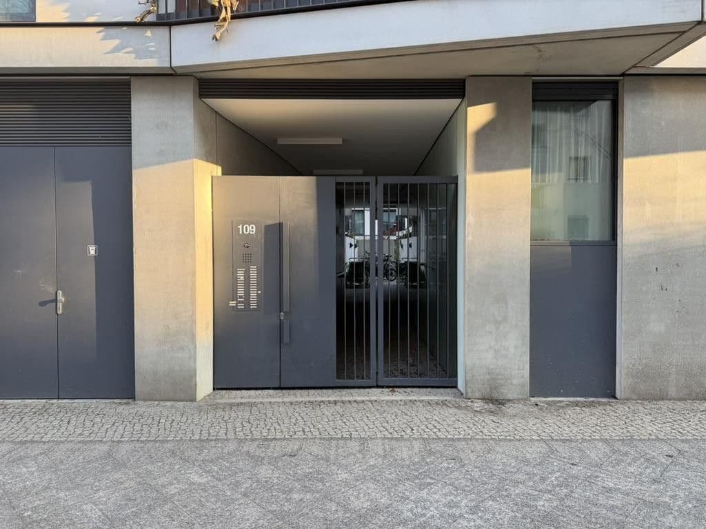 Prodej bytu 3+1 110 m², Harzer Straße 109, Berlin, Berlín Prodej bytu 3+1 110 m², Harzer Straße 109, Berlin, Berlín