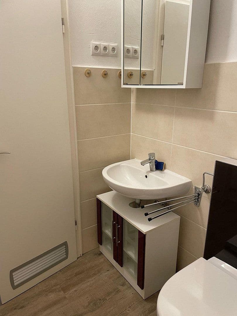 Pronájem bytu 3+1 77 m², Waldecker Straße 33, Bad Pyrmont, Dolní Sasko Pronájem bytu 3+1 77 m², Waldecker Straße 33, Bad Pyrmont, Dolní Sasko