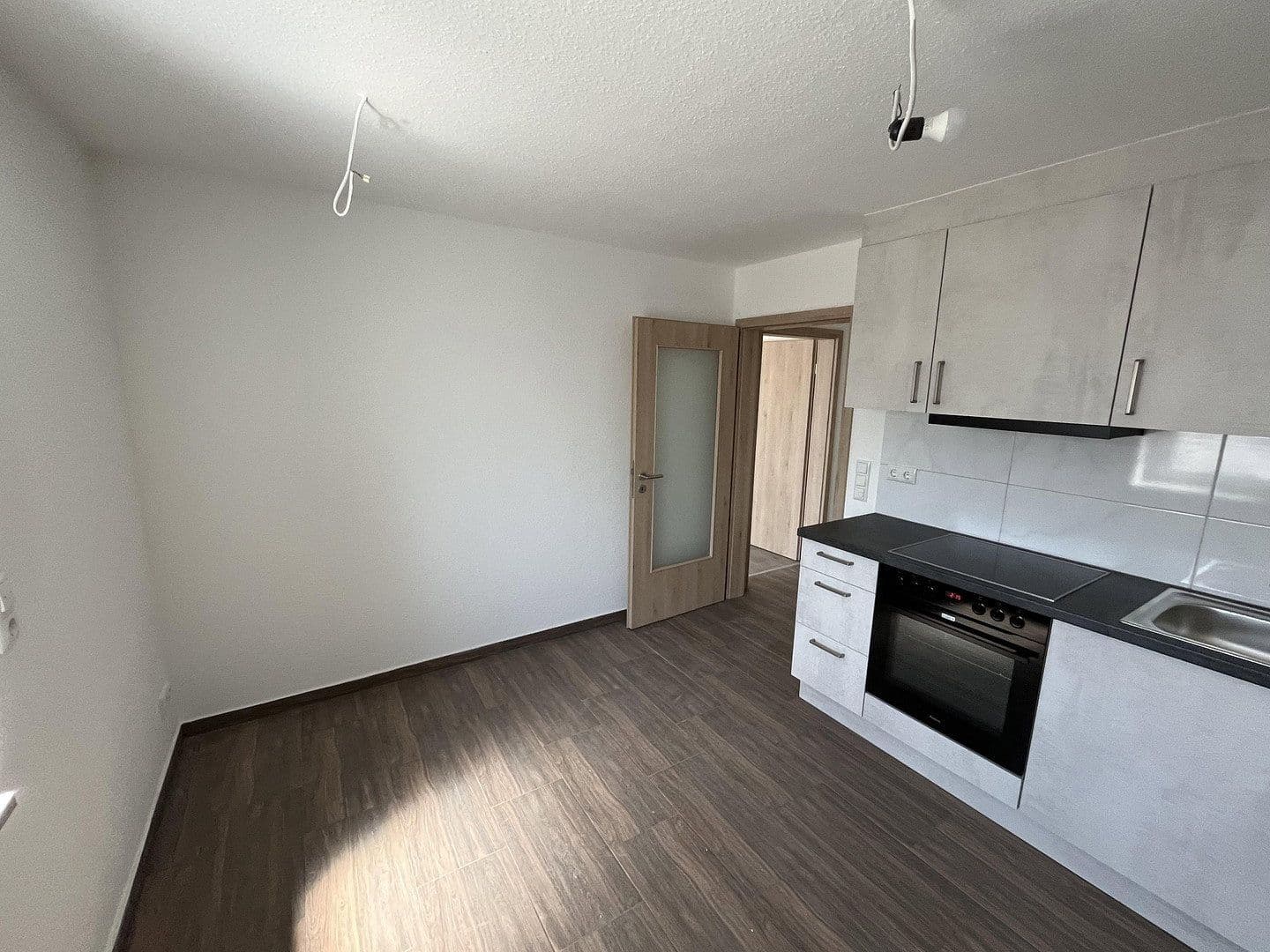 Pronájem domu 50 m², pozemek 1.000 m², Loheweg 2, Erlangen - Dechsendorf, Bavorsko Pronájem domu 50 m², pozemek 1.000 m², Loheweg 2, Erlangen - Dechsendorf, Bavorsko