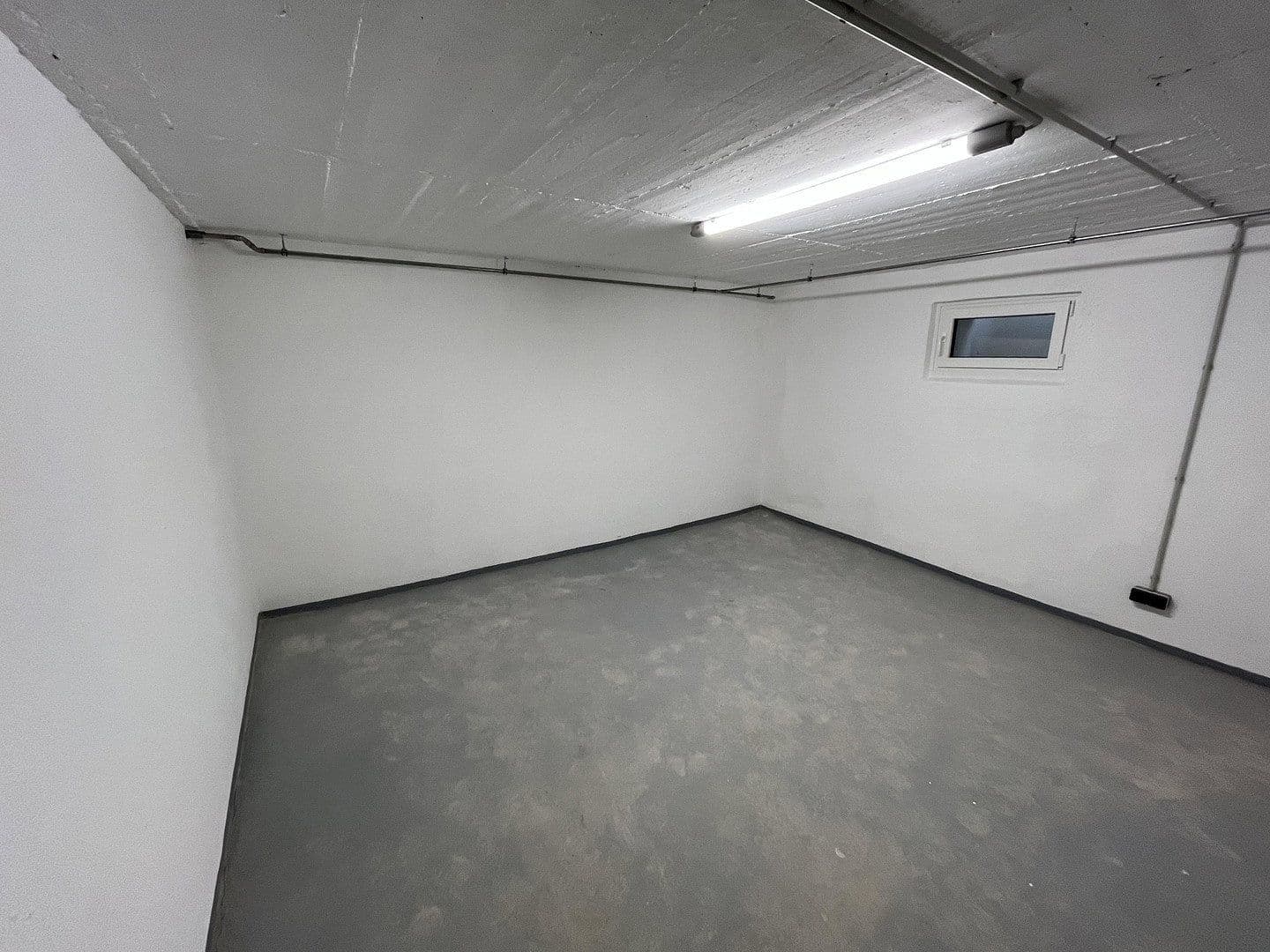 Pronájem domu 50 m², pozemek 1.000 m², Loheweg 2, Erlangen - Dechsendorf, Bavorsko Pronájem domu 50 m², pozemek 1.000 m², Loheweg 2, Erlangen - Dechsendorf, Bavorsko