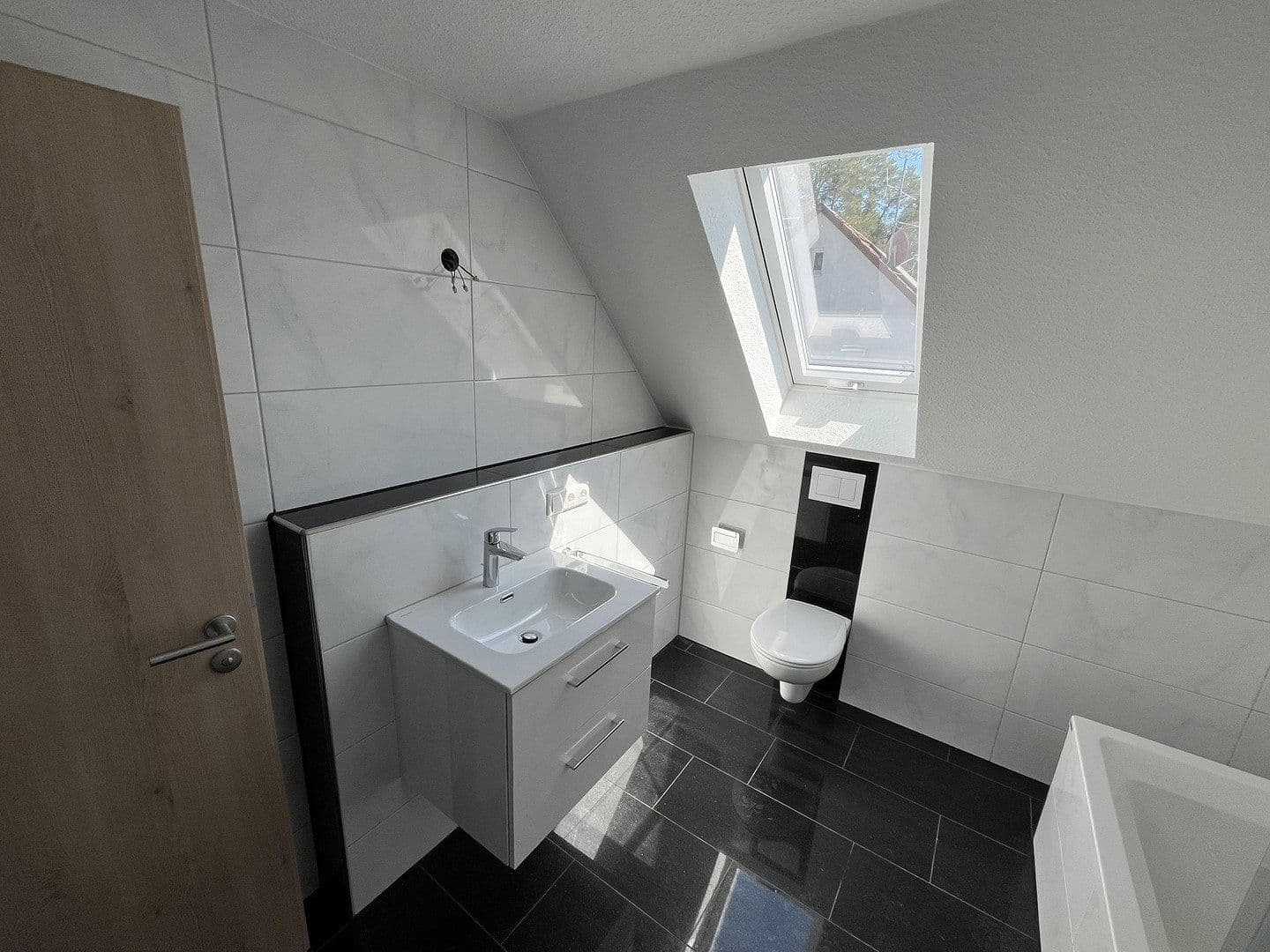 Pronájem domu 50 m², pozemek 1.000 m², Loheweg 2, Erlangen - Dechsendorf, Bavorsko Pronájem domu 50 m², pozemek 1.000 m², Loheweg 2, Erlangen - Dechsendorf, Bavorsko