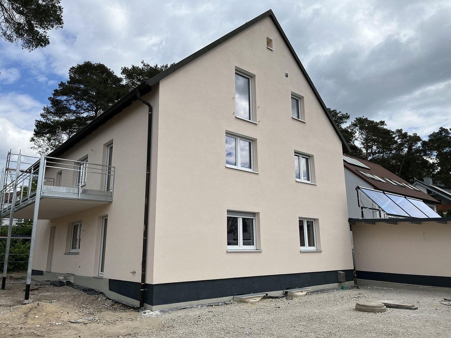 Pronájem domu 50 m², pozemek 1.000 m², Loheweg 2, Erlangen - Dechsendorf, Bavorsko Pronájem domu 50 m², pozemek 1.000 m², Loheweg 2, Erlangen - Dechsendorf, Bavorsko