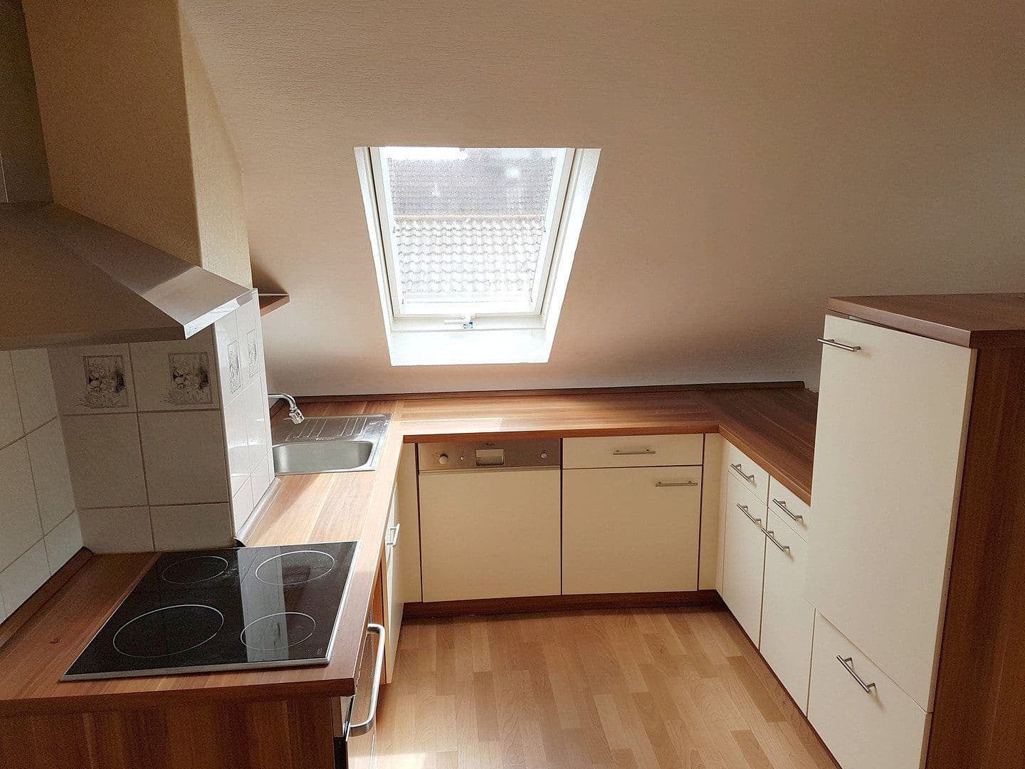 Prodej domu 222 m², pozemek 514 m², Bensheim, Hessen Prodej domu 222 m², pozemek 514 m², Bensheim, Hessen