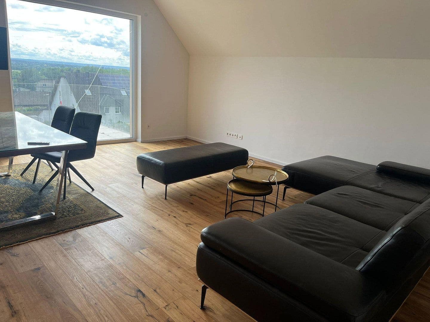 Pronájem bytu 3+1 107 m², Siegburg, Severní Porýní-Vestfálsko Pronájem bytu 3+1 107 m², Siegburg, Severní Porýní-Vestfálsko