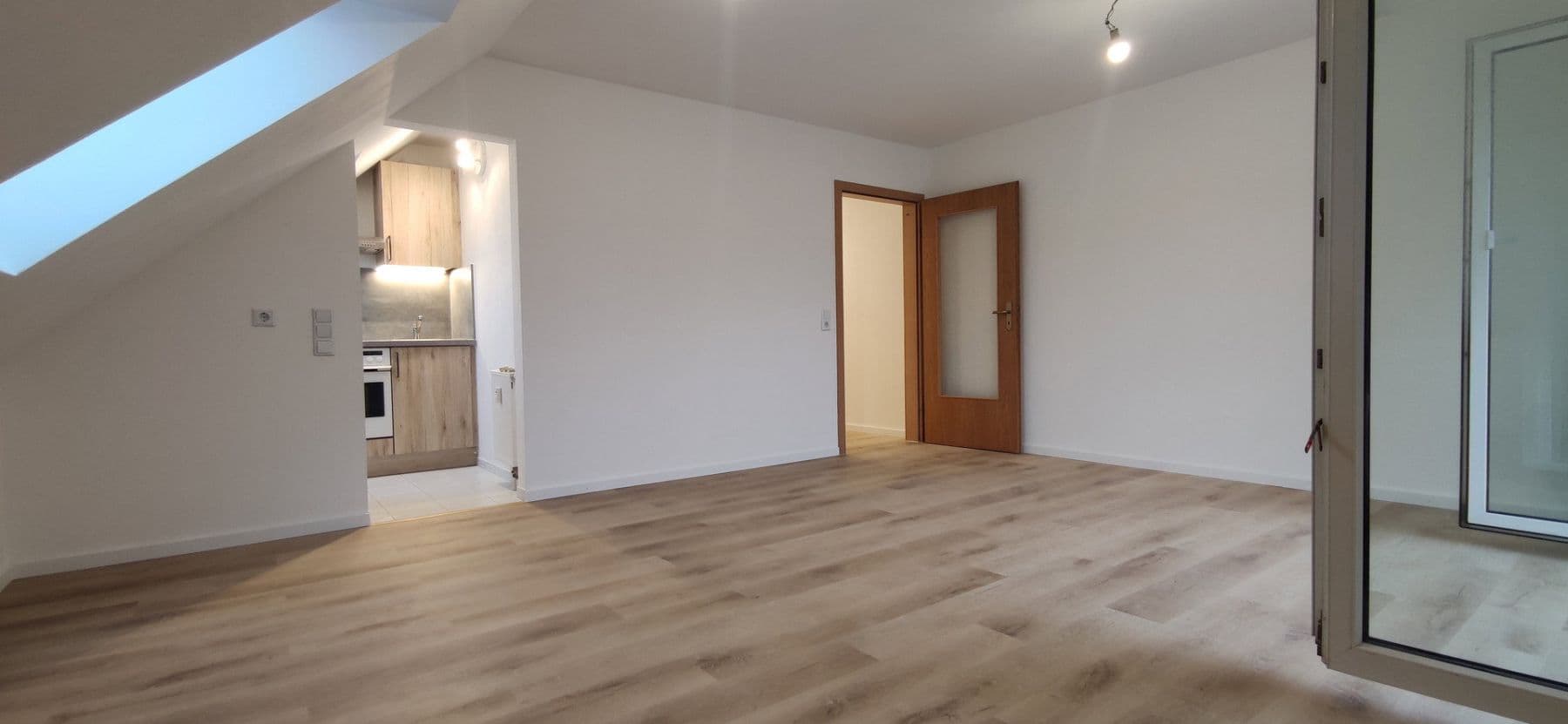 Pronájem bytu 2+1 45 m², Erlenweg 6, Aurach, Bavorsko Pronájem bytu 2+1 45 m², Erlenweg 6, Aurach, Bavorsko