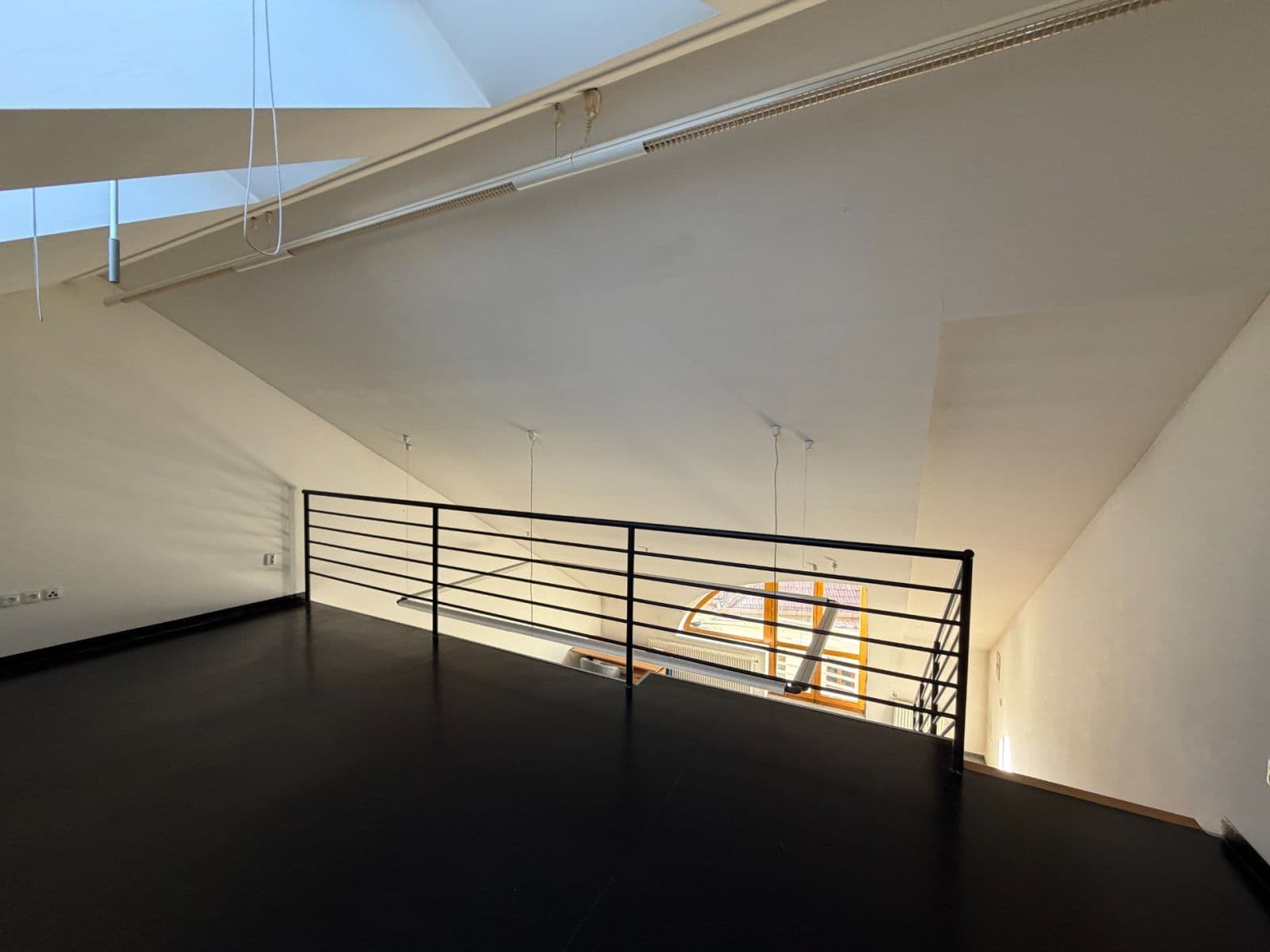 Pronájem nebytového prostoru 35 m², Hradební, Uherské Hradiště, Zlínský kraj Pronájem nebytového prostoru 35 m², Hradební, Uherské Hradiště, Zlínský kraj