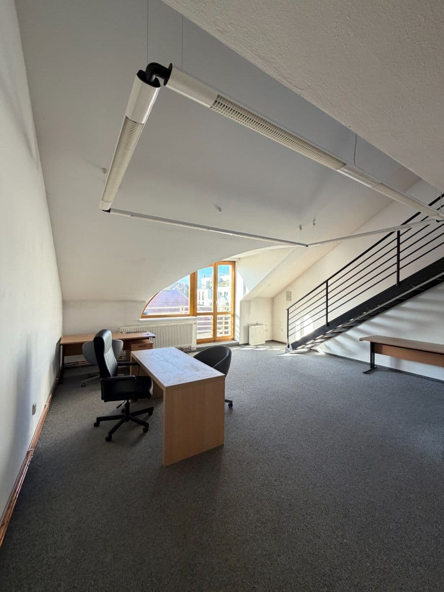 Pronájem nebytového prostoru 35 m², Hradební, Uherské Hradiště, Zlínský kraj Pronájem nebytového prostoru 35 m², Hradební, Uherské Hradiště, Zlínský kraj