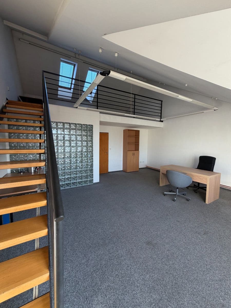 Pronájem nebytového prostoru 35 m², Hradební, Uherské Hradiště, Zlínský kraj Pronájem nebytového prostoru 35 m², Hradební, Uherské Hradiště, Zlínský kraj