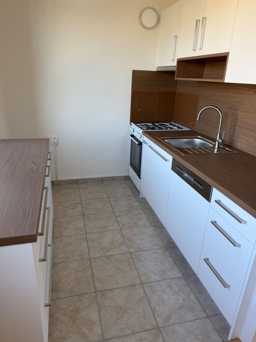 Pronájem bytu 4+1 72 m², Hrusická, Praha, Praha Pronájem bytu 4+1 72 m², Hrusická, Praha, Praha