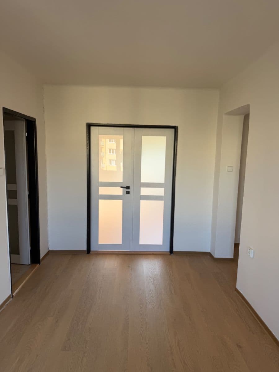 Pronájem bytu 4+1 72 m², Hrusická, Praha, Praha Pronájem bytu 4+1 72 m², Hrusická, Praha, Praha