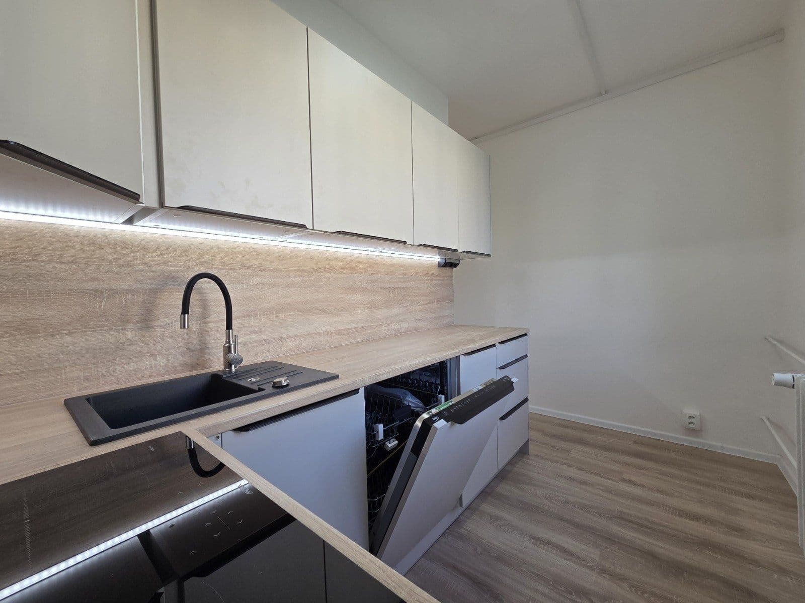 Pronájem bytu 3+1 69 m², tř. Osvobození, Karviná, Moravskoslezský kraj Pronájem bytu 3+1 69 m², tř. Osvobození, Karviná, Moravskoslezský kraj