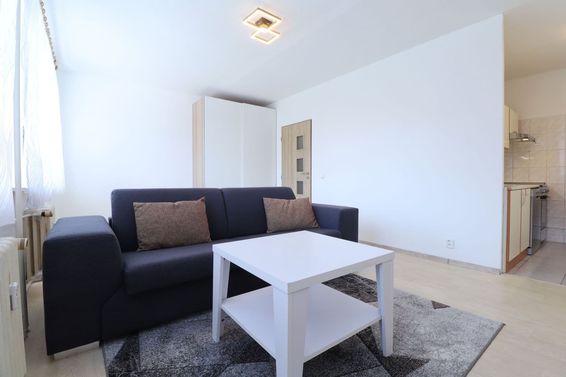 Pronájem bytu 1+kk 33 m², Vít. Nezvala, Kladno, Středočeský kraj Pronájem bytu 1+kk 33 m², Vít. Nezvala, Kladno, Středočeský kraj