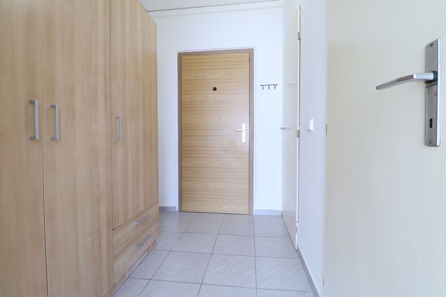 Pronájem bytu 1+kk 33 m², Vít. Nezvala, Kladno, Středočeský kraj Pronájem bytu 1+kk 33 m², Vít. Nezvala, Kladno, Středočeský kraj