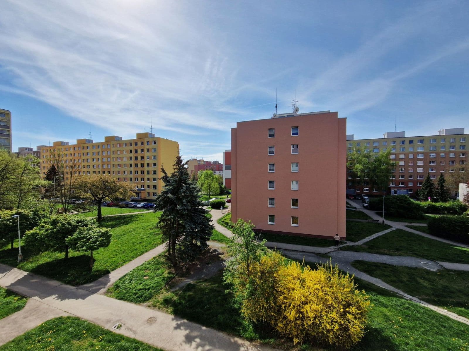 Pronájem bytu 1+kk 33 m², Vít. Nezvala, Kladno, Středočeský kraj Pronájem bytu 1+kk 33 m², Vít. Nezvala, Kladno, Středočeský kraj