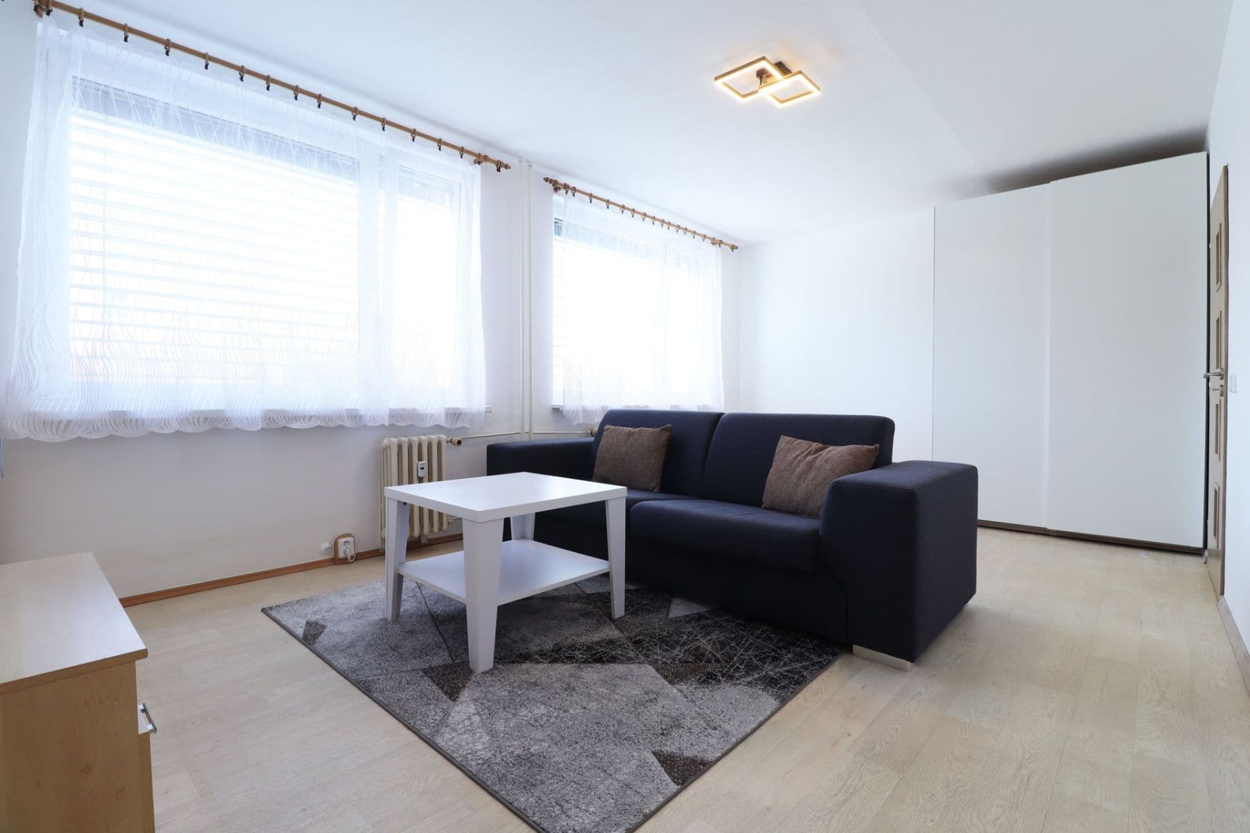 Pronájem bytu 1+kk 33 m², Vít. Nezvala, Kladno, Středočeský kraj Pronájem bytu 1+kk 33 m², Vít. Nezvala, Kladno, Středočeský kraj