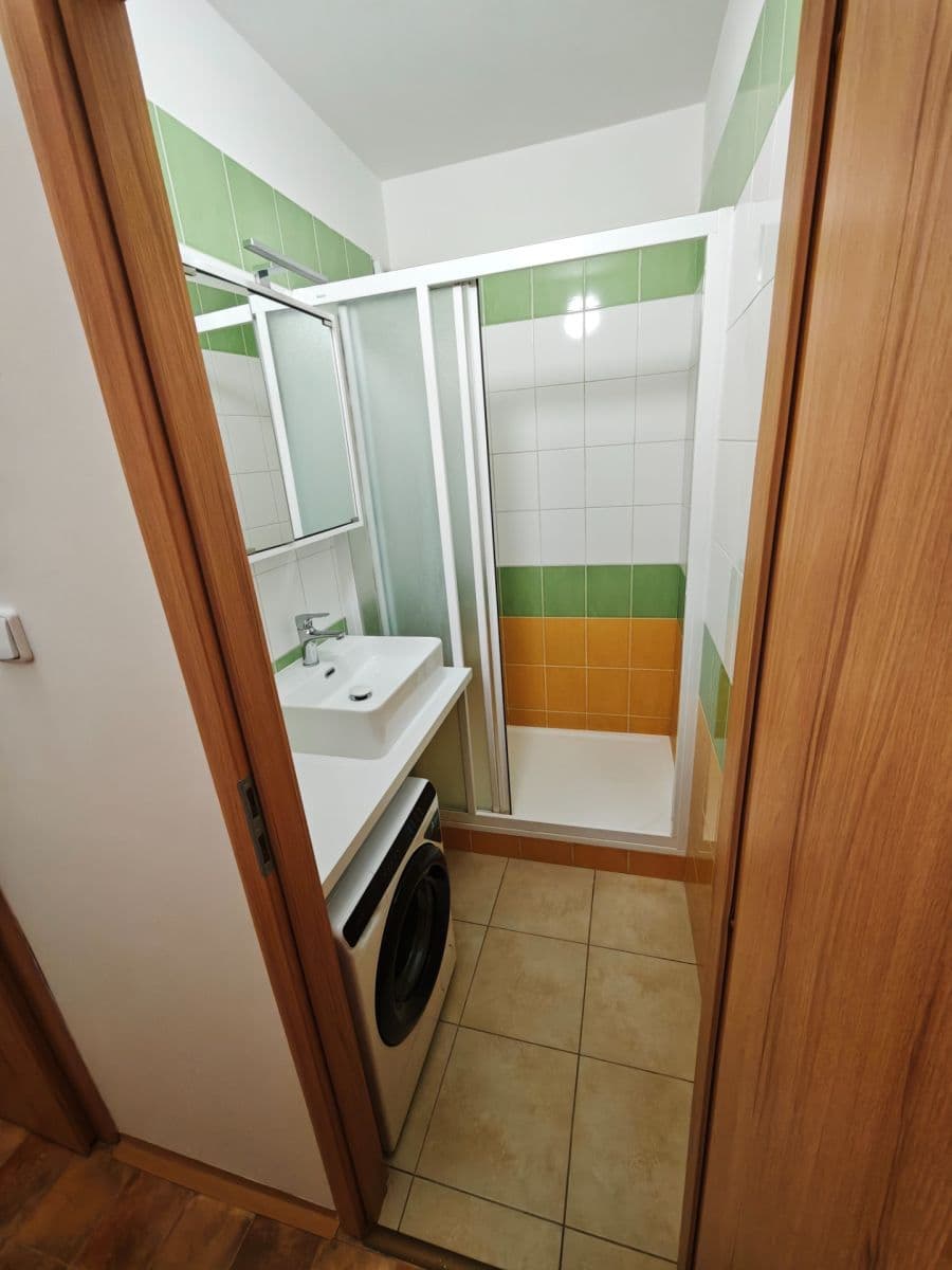 Pronájem bytu 1+kk 30 m², Valentova, Praha, Praha Pronájem bytu 1+kk 30 m², Valentova, Praha, Praha
