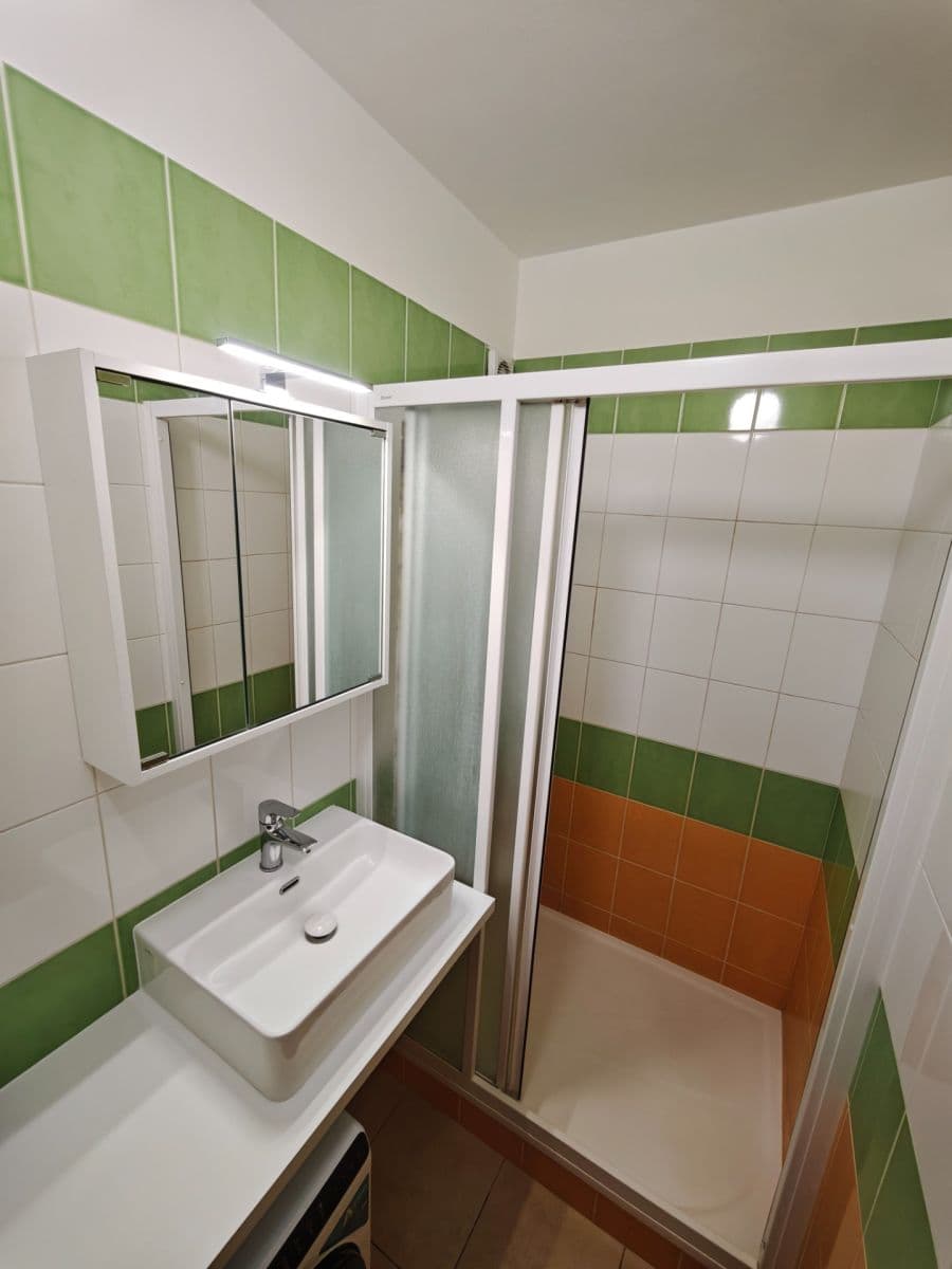 Pronájem bytu 1+kk 30 m², Valentova, Praha, Praha Pronájem bytu 1+kk 30 m², Valentova, Praha, Praha