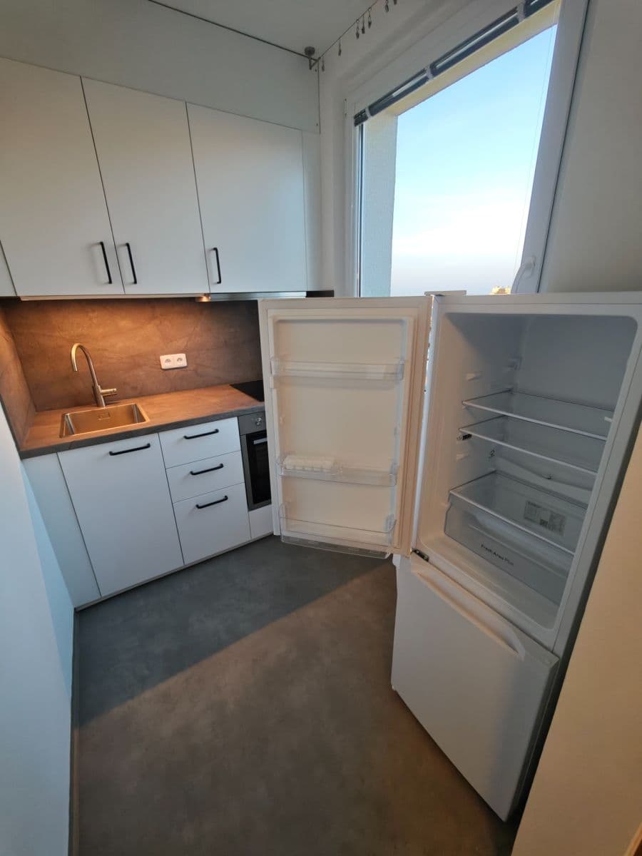 Pronájem bytu 1+kk 30 m², Valentova, Praha, Praha Pronájem bytu 1+kk 30 m², Valentova, Praha, Praha