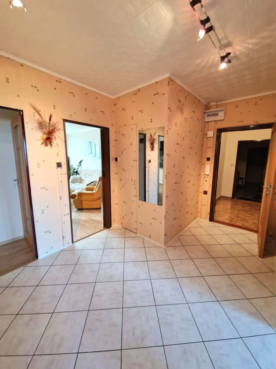 Prodej bytu 3+1 90 m², Sportovní, Mělník, Středočeský kraj Prodej bytu 3+1 90 m², Sportovní, Mělník, Středočeský kraj