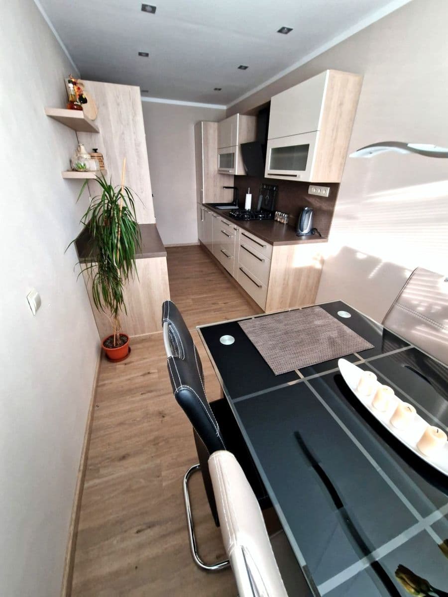 Prodej bytu 3+1 90 m², Sportovní, Mělník, Středočeský kraj Prodej bytu 3+1 90 m², Sportovní, Mělník, Středočeský kraj