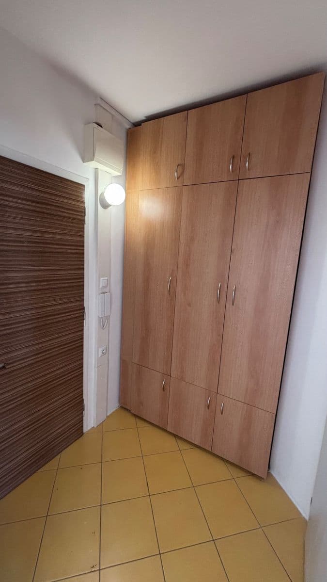 Pronájem bytu 1+1 30 m², Mazurská, Praha, Praha Pronájem bytu 1+1 30 m², Mazurská, Praha, Praha