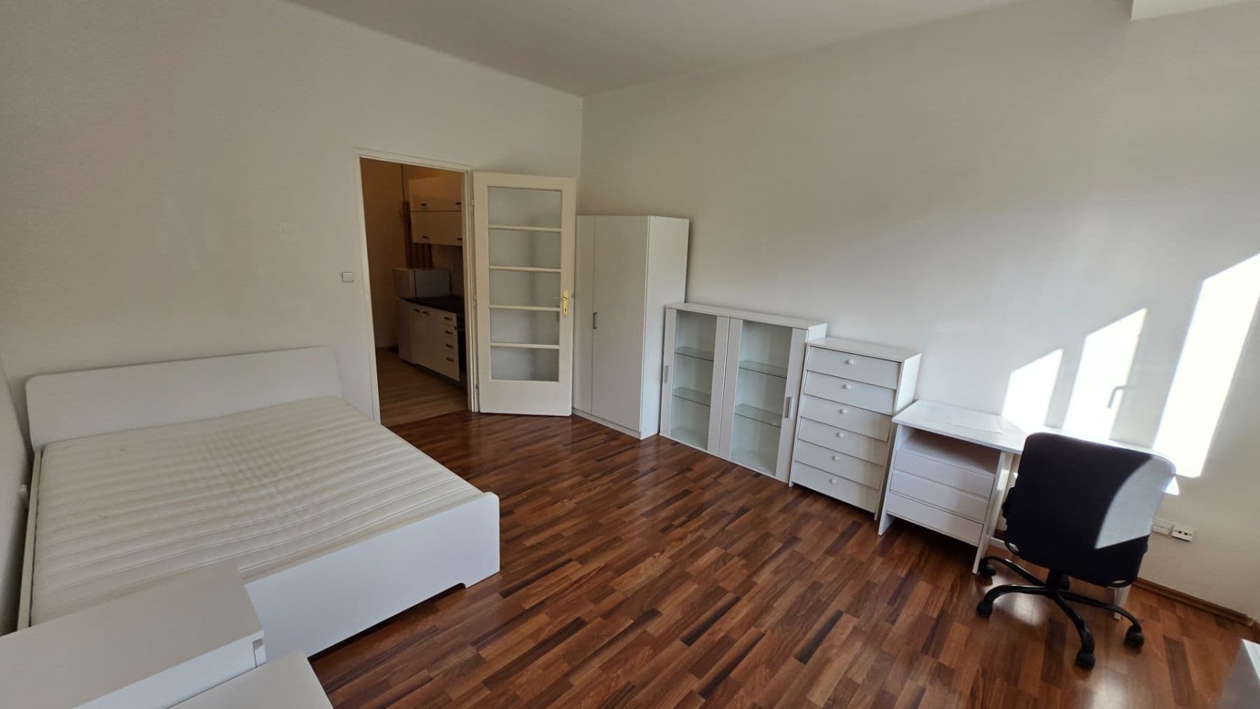 Pronájem bytu 1+kk 30 m², Vrchlického, Praha, Praha Pronájem bytu 1+kk 30 m², Vrchlického, Praha, Praha