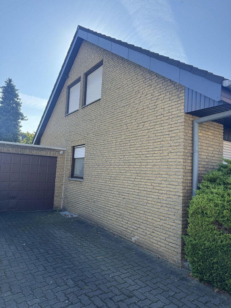 Prodej domu 145 m², pozemek 744 m², Marl, Severní Porýní-Vestfálsko Prodej domu 145 m², pozemek 744 m², Marl, Severní Porýní-Vestfálsko