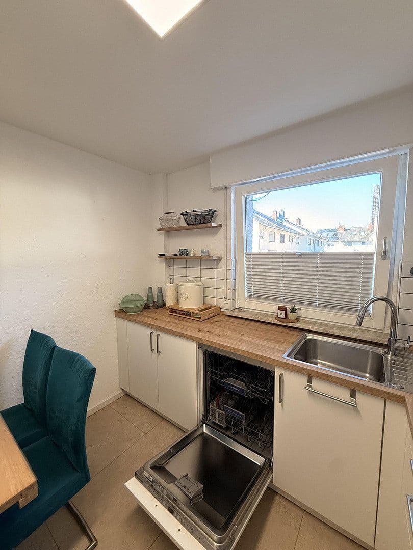 Pronájem bytu 75 m², Büchertstr. 3, Sandhausen, Bádensko-Württembersko Pronájem bytu 75 m², Büchertstr. 3, Sandhausen, Bádensko-Württembersko