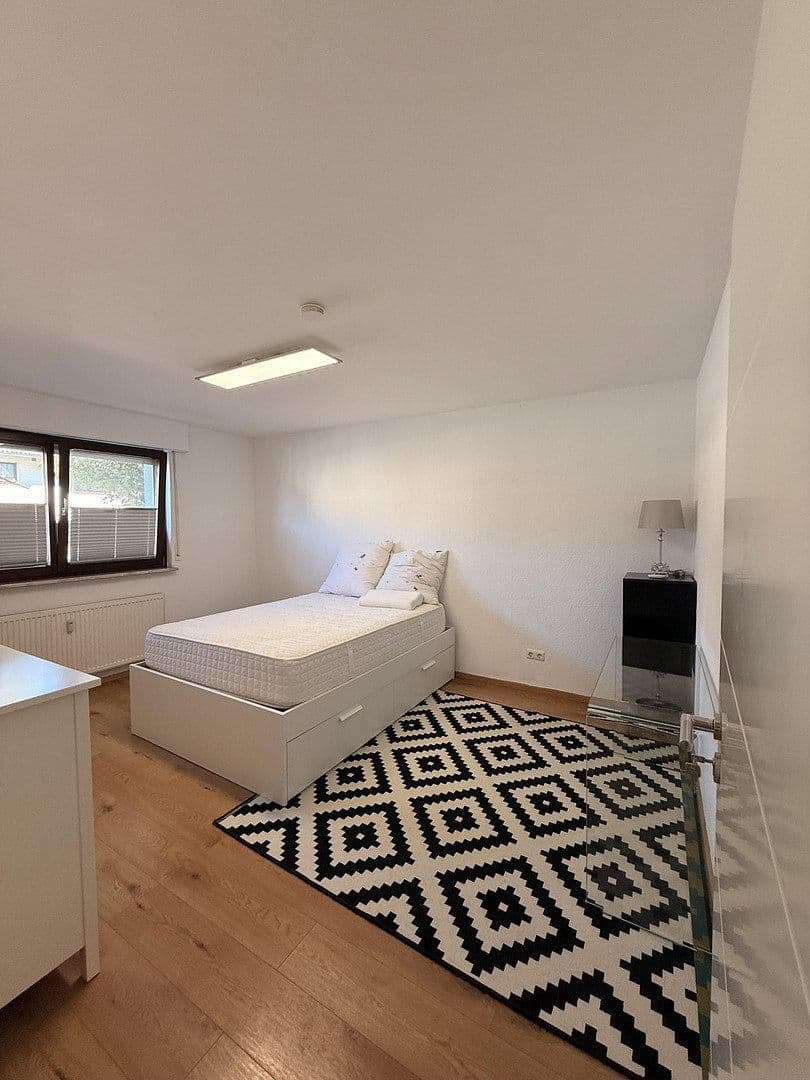 Pronájem bytu 75 m², Büchertstr. 3, Sandhausen, Bádensko-Württembersko Pronájem bytu 75 m², Büchertstr. 3, Sandhausen, Bádensko-Württembersko