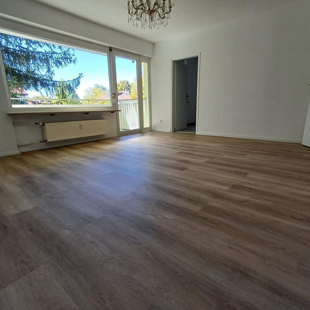 Pronájem bytu 3+1 74 m², Heinrich-Buz-Weg 6, München, Bavorsko Pronájem bytu 3+1 74 m², Heinrich-Buz-Weg 6, München, Bavorsko
