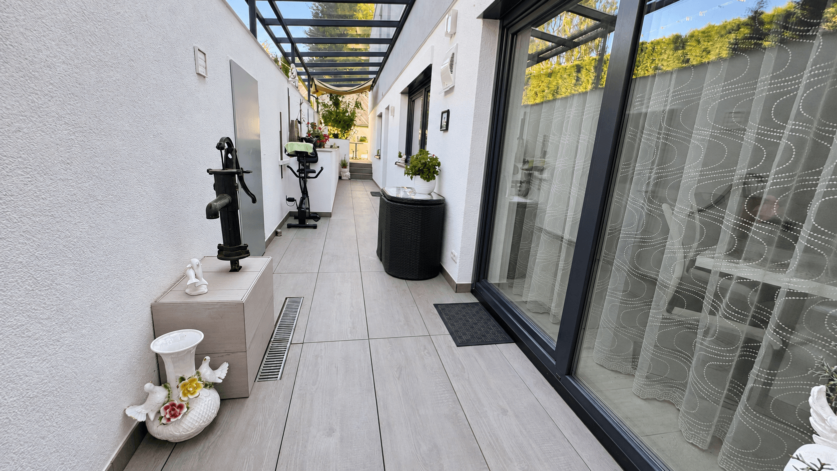 Prodej domu 290 m², pozemek 599 m², Kontakt: Lisa Tel.: 017670904071, Königsbrunn, Bavorsko Prodej domu 290 m², pozemek 599 m², Kontakt: Lisa Tel.: 017670904071, Königsbrunn, Bavorsko