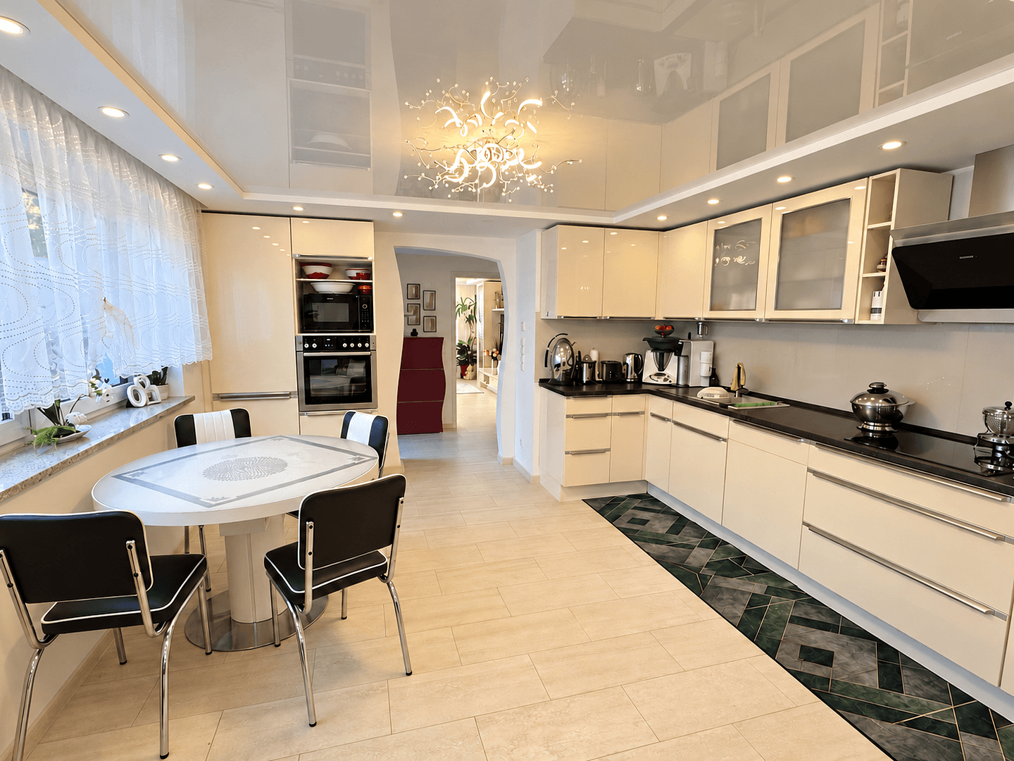 Prodej domu 290 m², pozemek 599 m², Kontakt: Lisa Tel.: 017670904071, Königsbrunn, Bavorsko Prodej domu 290 m², pozemek 599 m², Kontakt: Lisa Tel.: 017670904071, Königsbrunn, Bavorsko