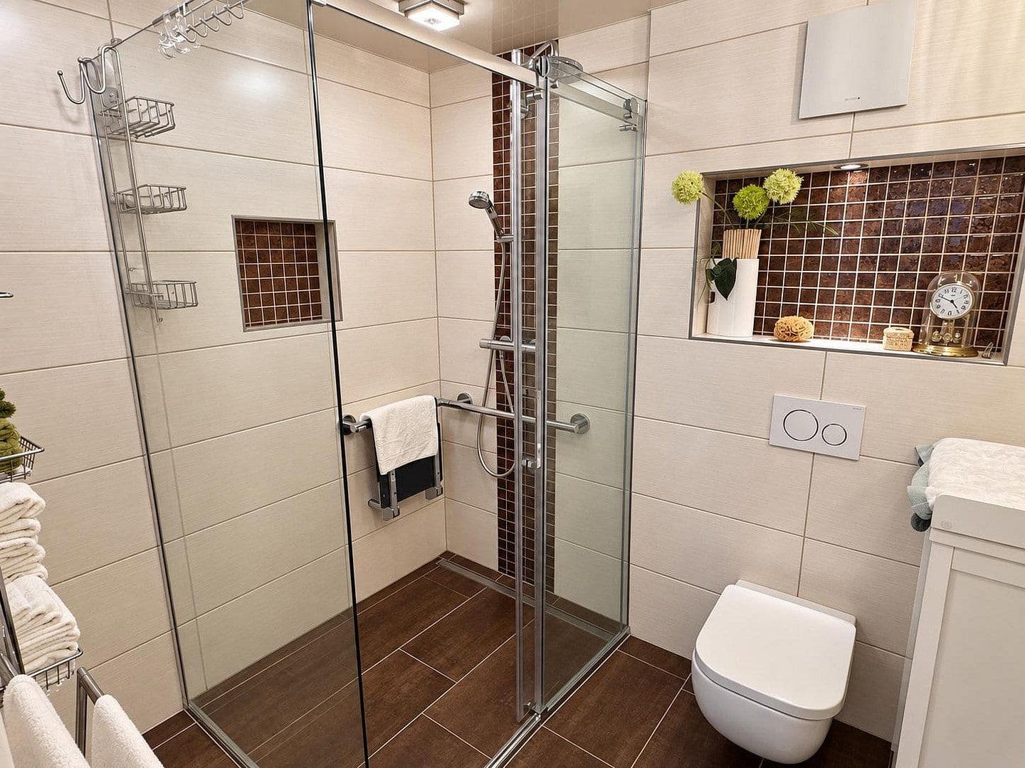 Prodej domu 290 m², pozemek 599 m², Kontakt: Lisa Tel.: 017670904071, Königsbrunn, Bavorsko Prodej domu 290 m², pozemek 599 m², Kontakt: Lisa Tel.: 017670904071, Königsbrunn, Bavorsko
