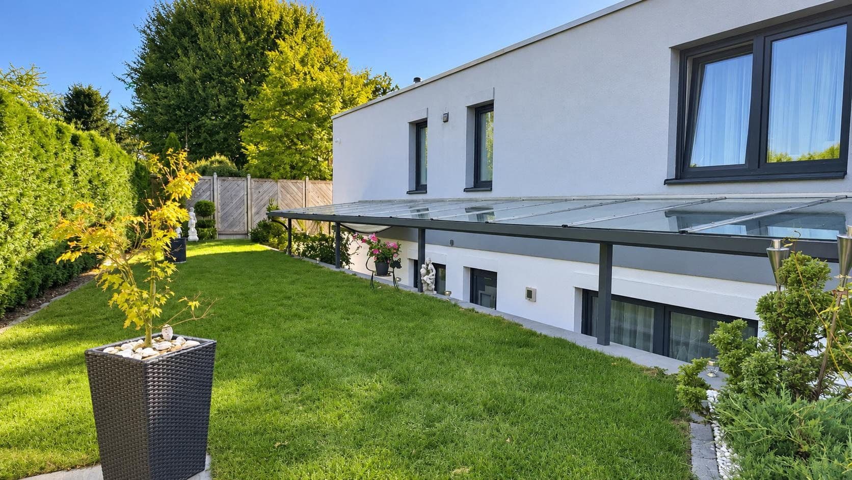Prodej domu 290 m², pozemek 599 m², Kontakt: Lisa Tel.: 017670904071, Königsbrunn, Bavorsko Prodej domu 290 m², pozemek 599 m², Kontakt: Lisa Tel.: 017670904071, Königsbrunn, Bavorsko