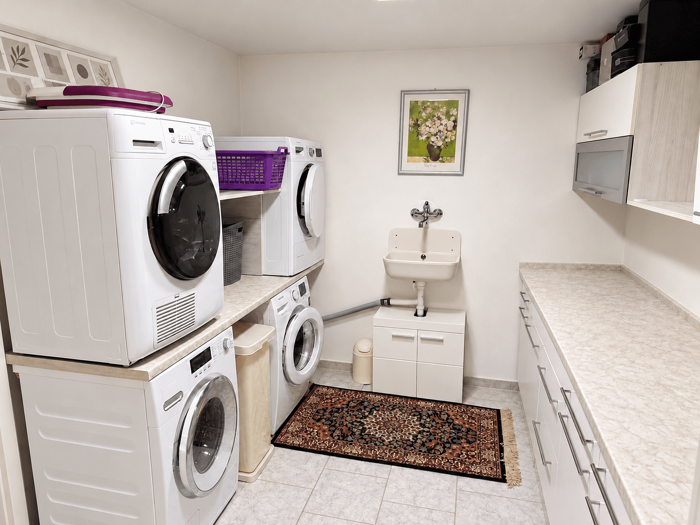 Prodej domu 290 m², pozemek 599 m², Kontakt: Lisa Tel.: 017670904071, Königsbrunn, Bavorsko Prodej domu 290 m², pozemek 599 m², Kontakt: Lisa Tel.: 017670904071, Königsbrunn, Bavorsko