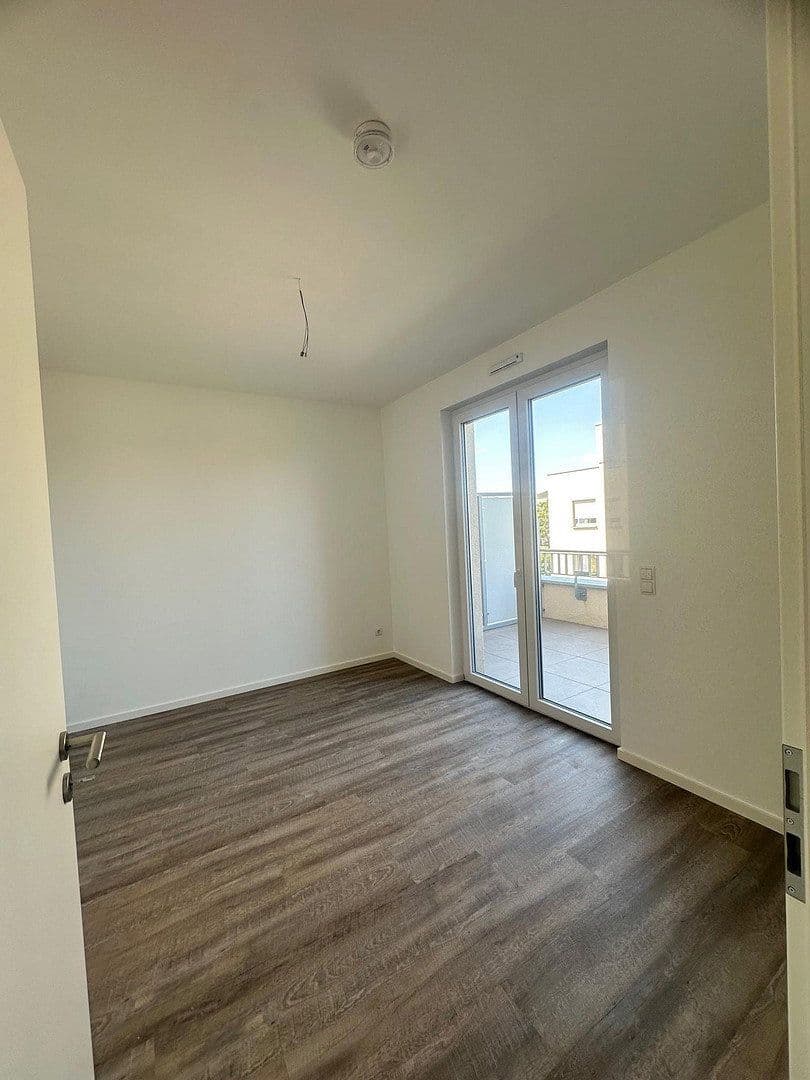 Pronájem bytu 3+1 78 m², Regener Straße 65, Berlin, Berlín Pronájem bytu 3+1 78 m², Regener Straße 65, Berlin, Berlín