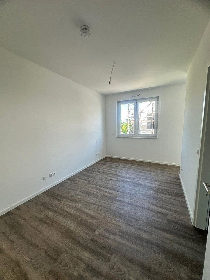 Pronájem bytu 3+1 78 m², Regener Straße 65, Berlin, Berlín Pronájem bytu 3+1 78 m², Regener Straße 65, Berlin, Berlín
