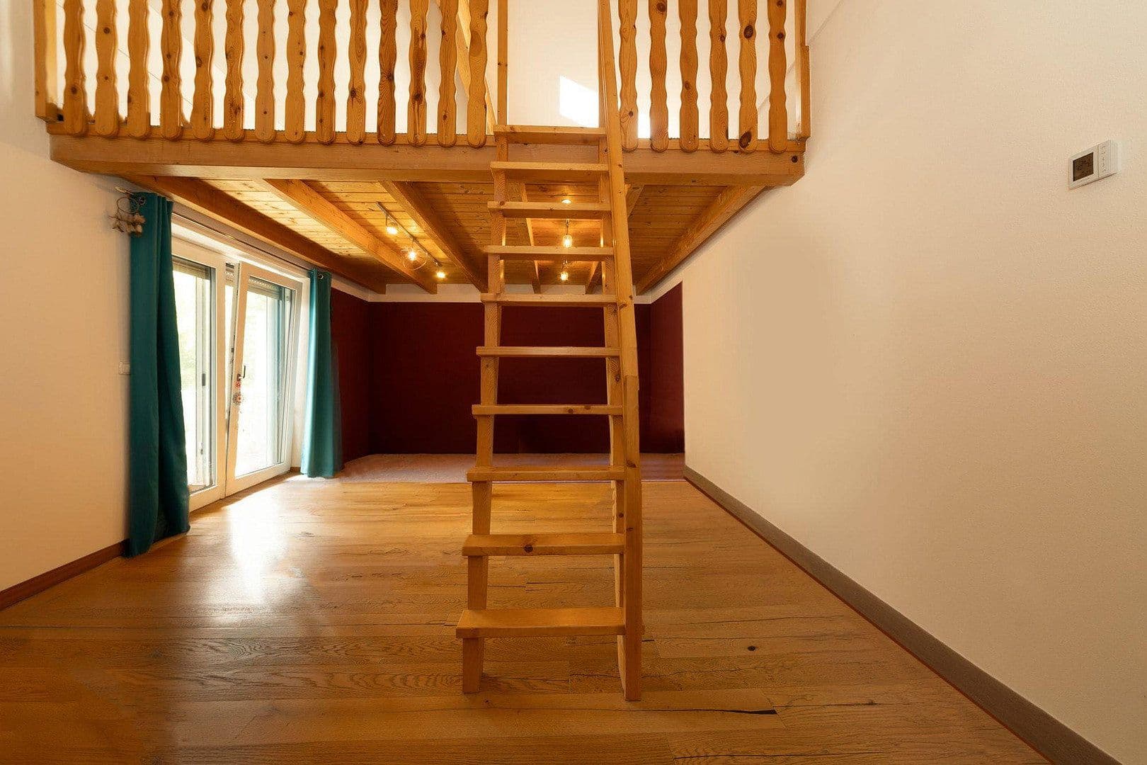 Prodej domu 261 m², pozemek 480 m², Rohrdorf, Bavorsko Prodej domu 261 m², pozemek 480 m², Rohrdorf, Bavorsko