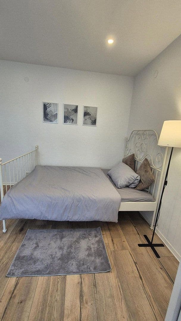 Pronájem bytu 22 m², Saarbrücken, Země Sársko Pronájem bytu 22 m², Saarbrücken, Země Sársko