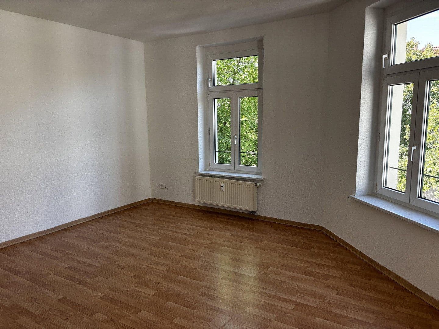 Pronájem bytu 3+1 65 m², Plaußiger Straße 33, Leipzig, Sasko Pronájem bytu 3+1 65 m², Plaußiger Straße 33, Leipzig, Sasko