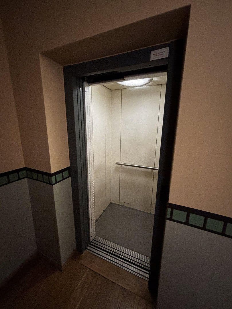 Pronájem bytu 3+1 65 m², Plaußiger Straße 33, Leipzig, Sasko Pronájem bytu 3+1 65 m², Plaußiger Straße 33, Leipzig, Sasko