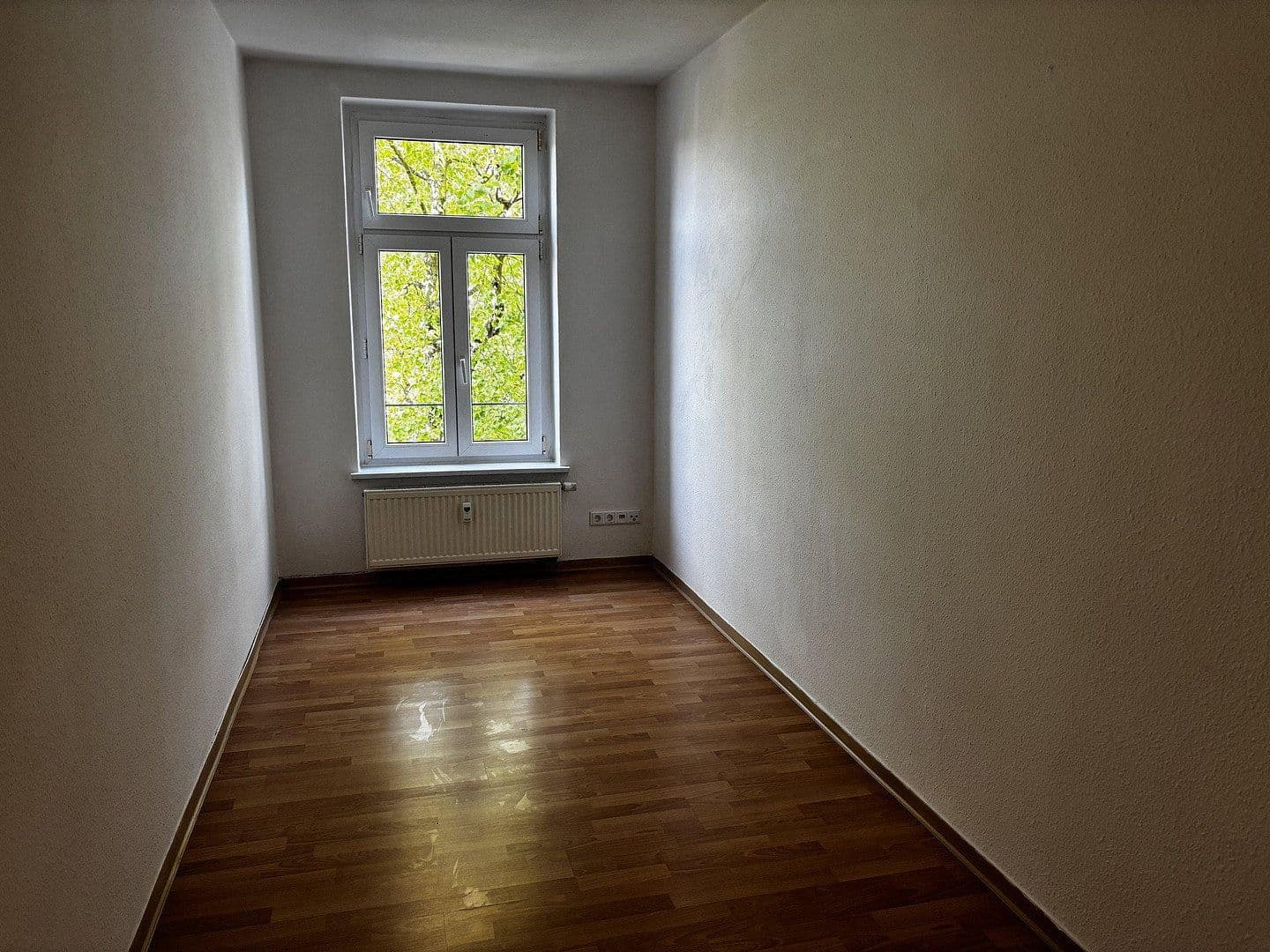 Pronájem bytu 3+1 65 m², Plaußiger Straße 33, Leipzig, Sasko Pronájem bytu 3+1 65 m², Plaußiger Straße 33, Leipzig, Sasko