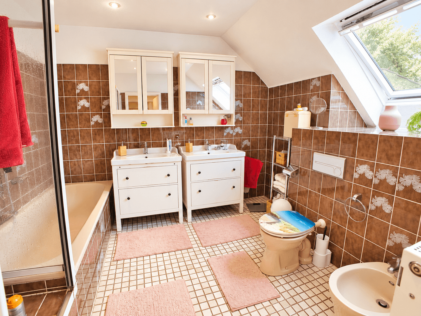 Prodej domu 209 m², pozemek 2.400 m², Bad Zwischenahn, Dolní Sasko Prodej domu 209 m², pozemek 2.400 m², Bad Zwischenahn, Dolní Sasko