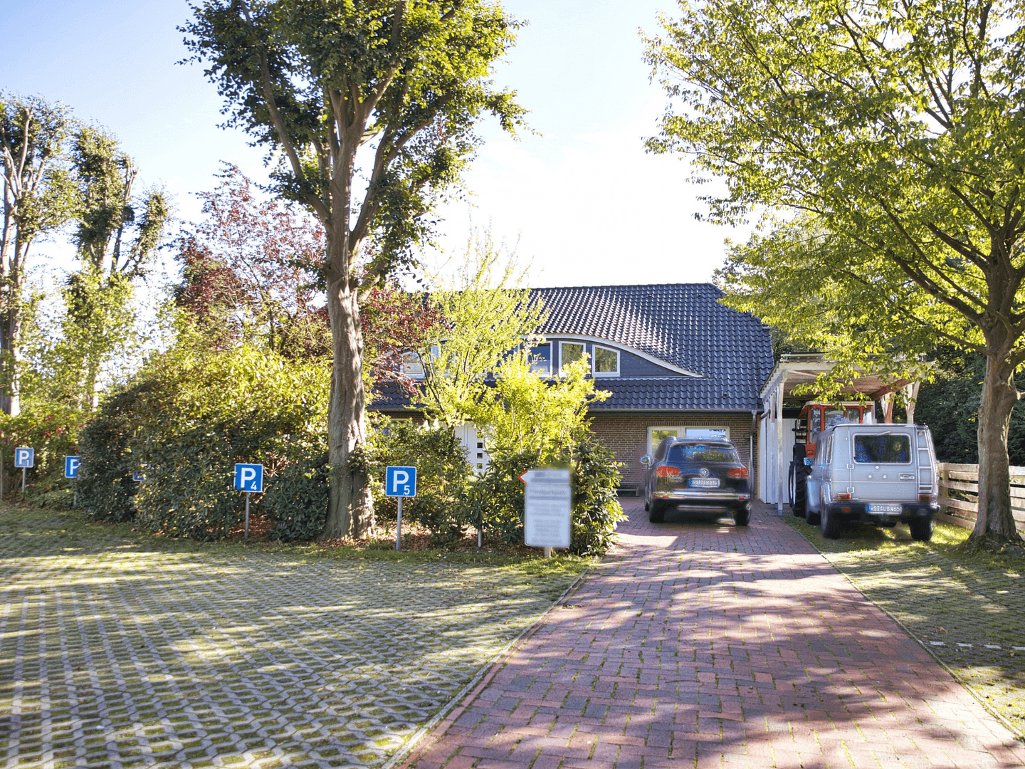 Prodej domu 209 m², pozemek 2.400 m², Bad Zwischenahn, Dolní Sasko Prodej domu 209 m², pozemek 2.400 m², Bad Zwischenahn, Dolní Sasko