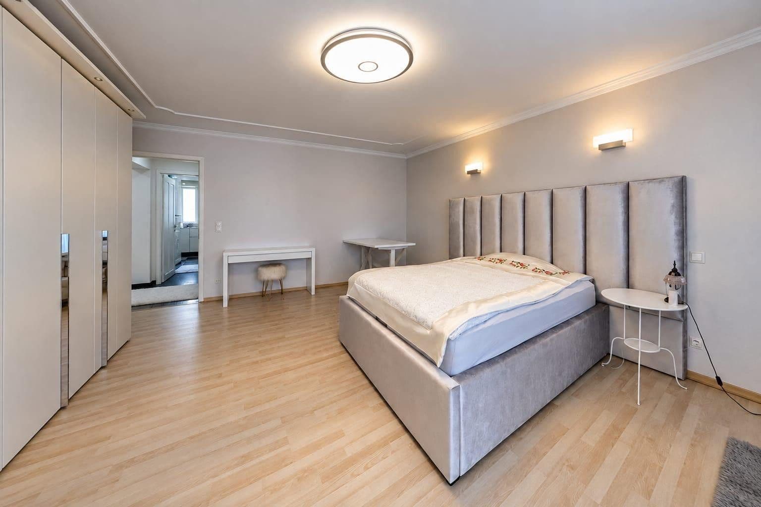 Prodej bytu 4+1 140 m², Berlin, Berlín Prodej bytu 4+1 140 m², Berlin, Berlín