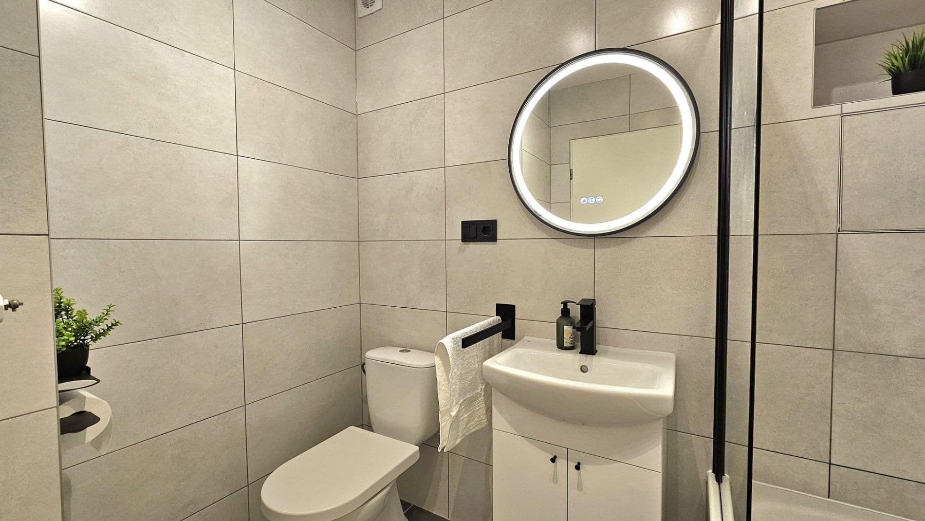 Prodej bytu 3+1 65 m², Forstenrieder Allee 53, München, Bavorsko Prodej bytu 3+1 65 m², Forstenrieder Allee 53, München, Bavorsko