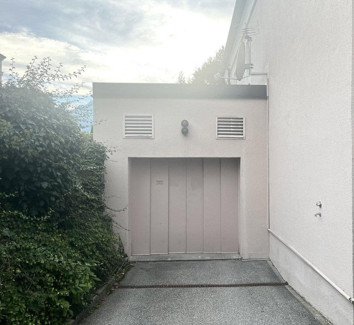 Prodej garáže, Bad Reichenhall, Bavorsko Prodej garáže, Bad Reichenhall, Bavorsko