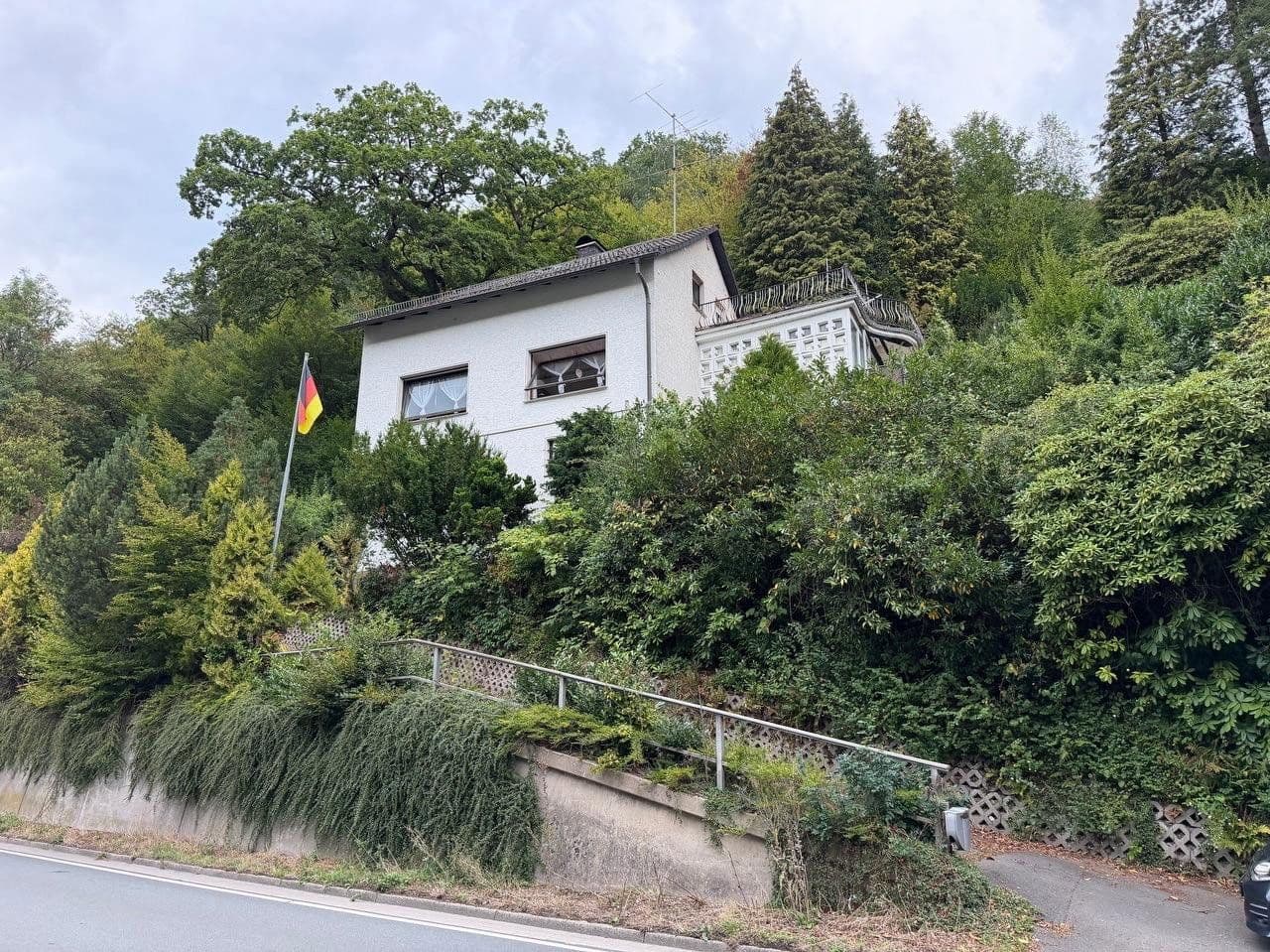 Prodej domu 145 m², pozemek 3.798 m², Hauptstraße 12, Werdohl, Severní Porýní-Vestfálsko Prodej domu 145 m², pozemek 3.798 m², Hauptstraße 12, Werdohl, Severní Porýní-Vestfálsko