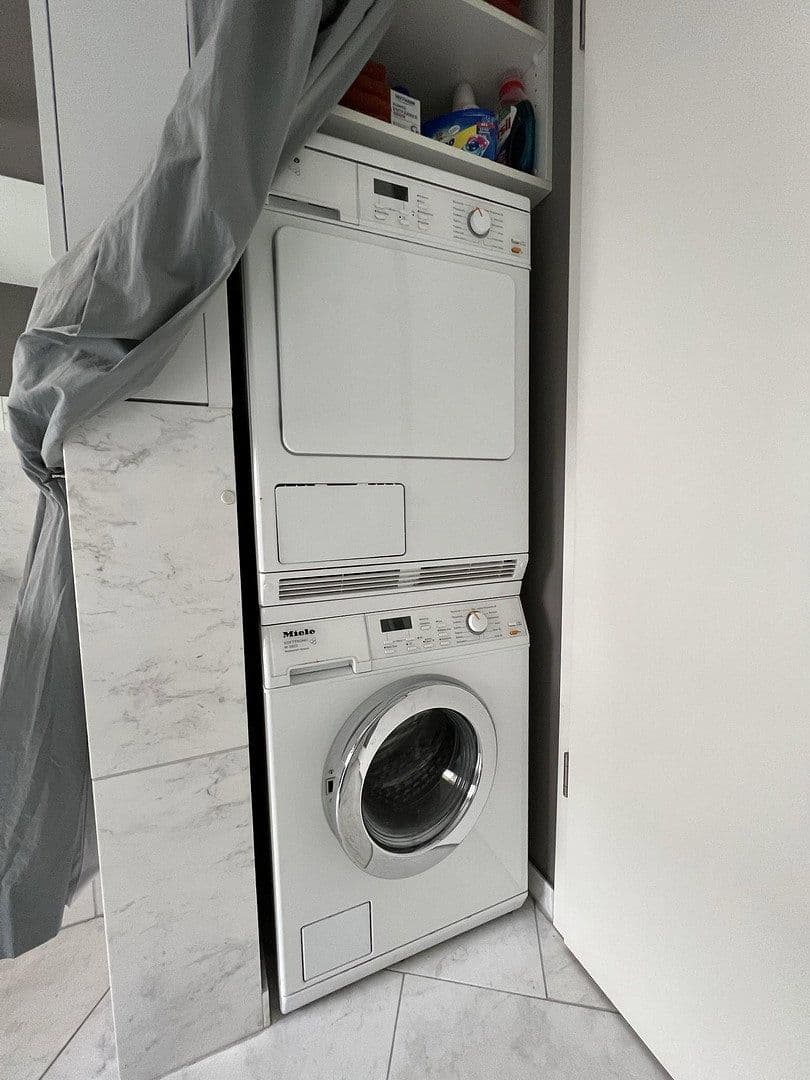 Pronájem bytu 3+1 150 m², Haynstraße 15, Hamburg, Hamburg Pronájem bytu 3+1 150 m², Haynstraße 15, Hamburg, Hamburg
