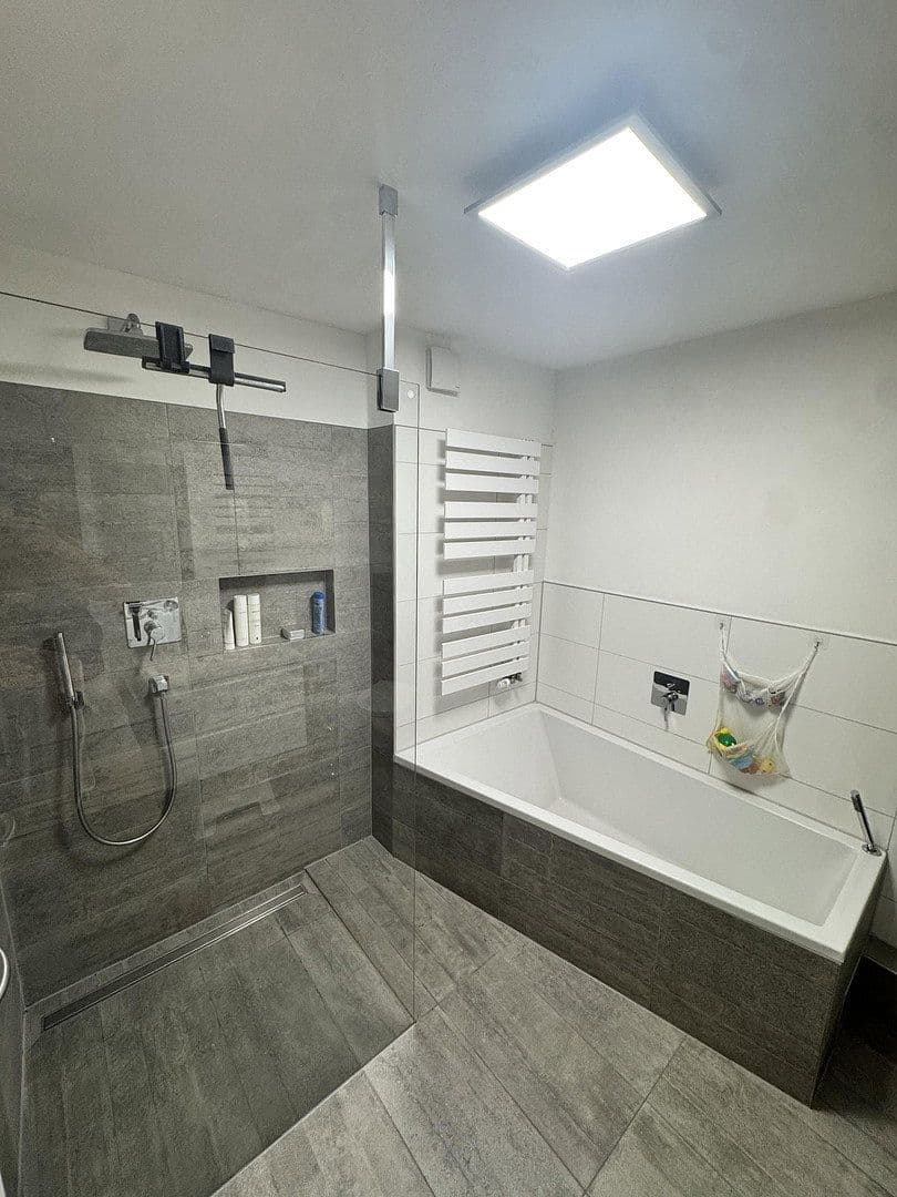 Prodej domu 111 m², pozemek 192 m², Altdorf, Bádensko-Württembersko Prodej domu 111 m², pozemek 192 m², Altdorf, Bádensko-Württembersko